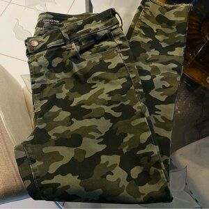 Old Navy Rockstar Midrise Jeans Size 12 Regular